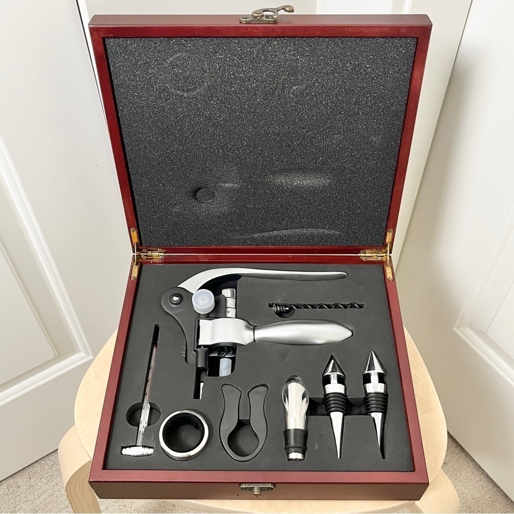 Brand New Wine Enthusiast 9-Piece Wine Bottle Opener Set in Mahogany Wooden Box